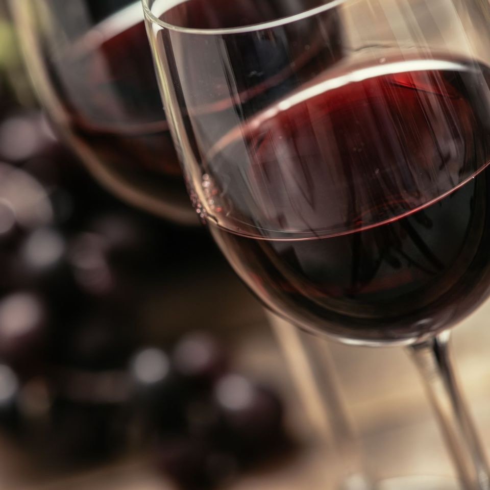 Création vin à façon cadeau premium unique Valence Drôme Auvergne-Rhône-Alpes CALICE
